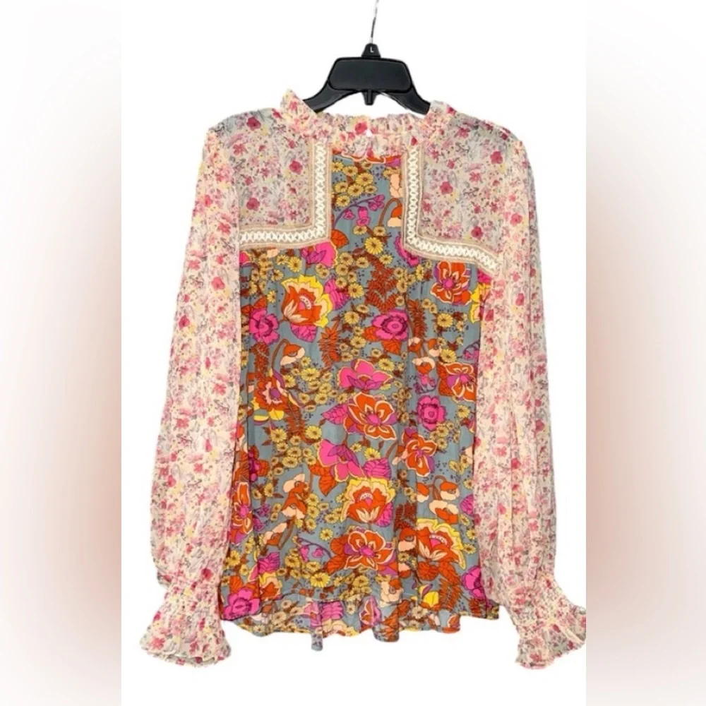 JODIFL Let’s Be Clear Romantic Floral Blouse - Picture 4 of 8